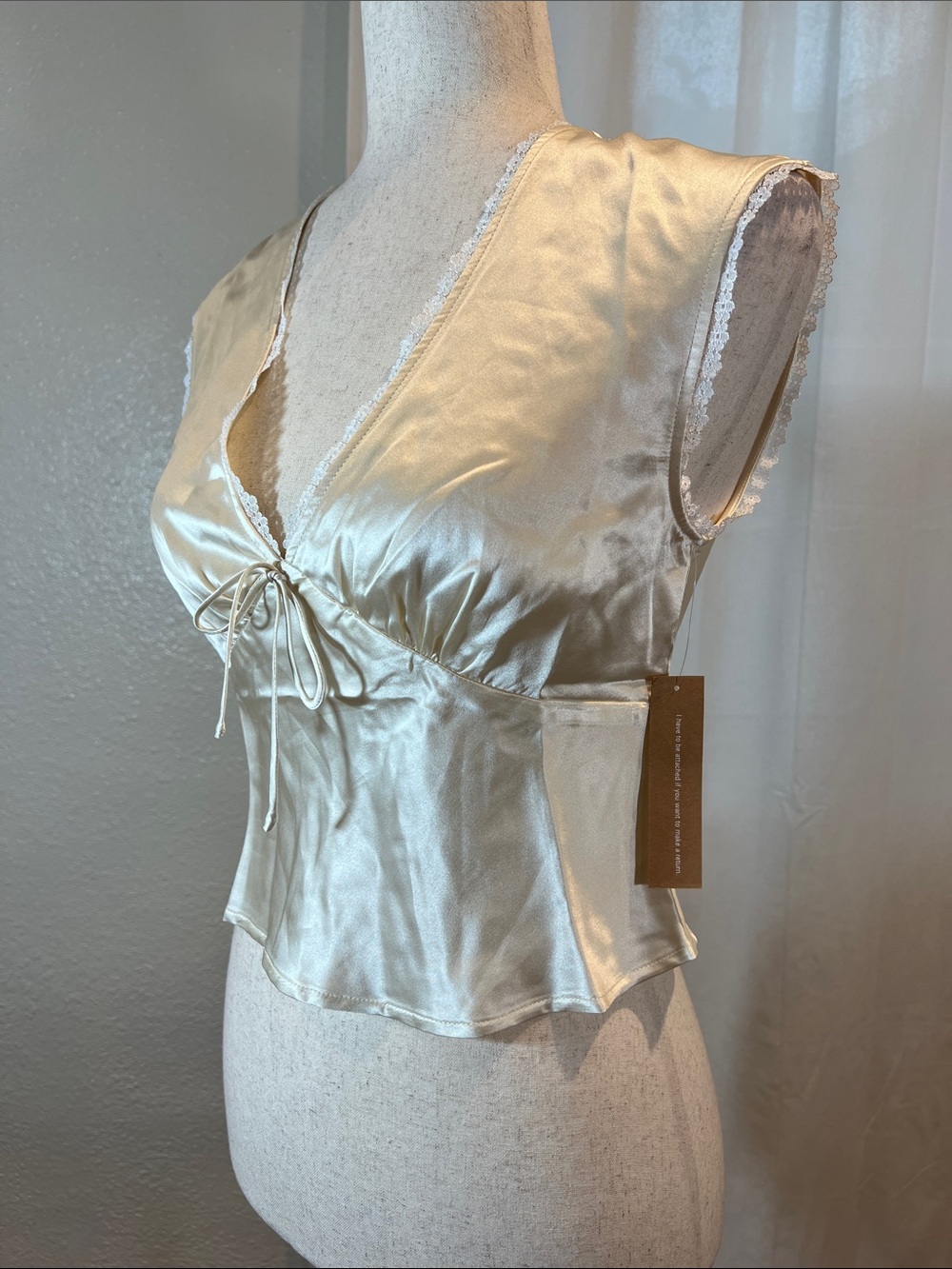 Kourt Arida 100% Silk Ivory Lace-Trim Camisole Top - Picture 3 of 11